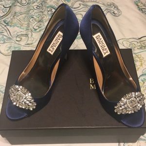 Badgley Mischka Lavender Li Navy Satin Pump Size 7